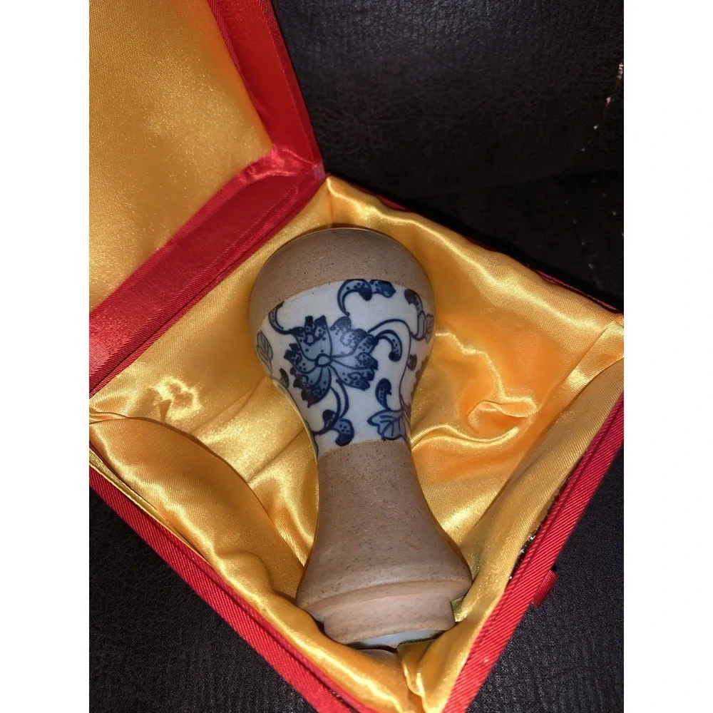 China Exquisite Hand Painted flower Blue and White Porcelain vase Red Padded Box